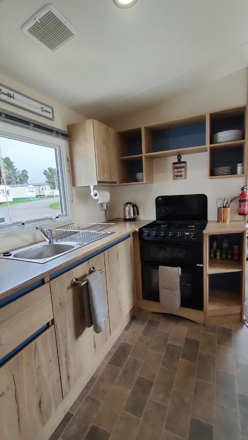 3 Bedroom Stylish Caravan - Vans With Business Sign Not Allowed Port Seton Dış mekan fotoğraf