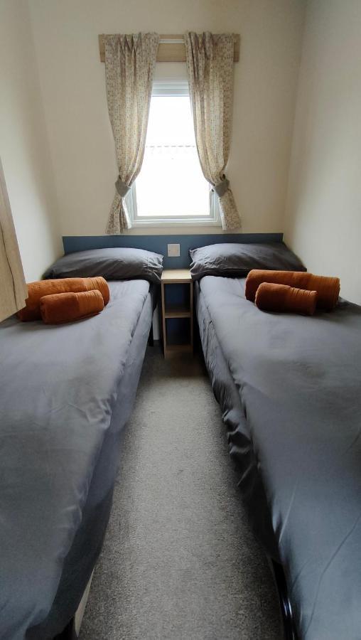 3 Bedroom Stylish Caravan - Vans With Business Sign Not Allowed Port Seton Dış mekan fotoğraf