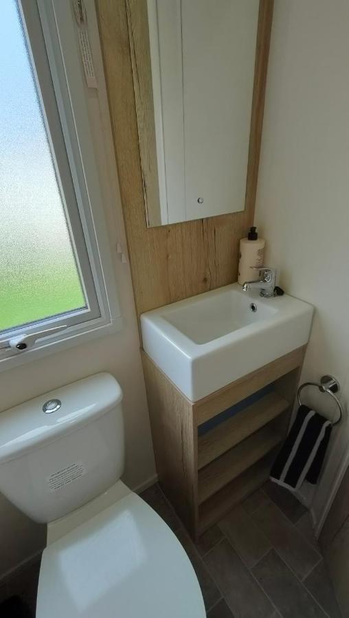 3 Bedroom Stylish Caravan - Vans With Business Sign Not Allowed Port Seton Dış mekan fotoğraf